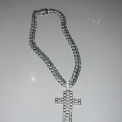 17.5” Iced Cuban Link Chain – Heavy Hip Hop Style Necklace
