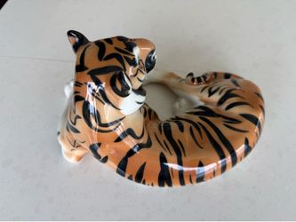 Vintage Lomonosov Porcelain Tiger - made in USSR