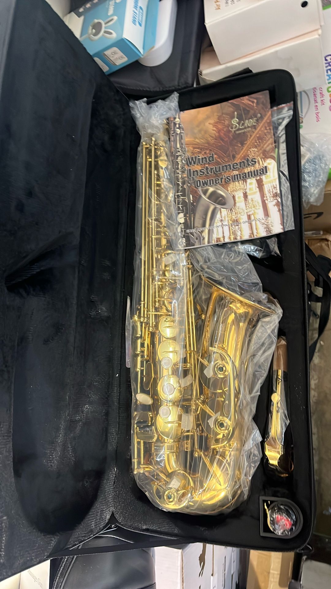 Saxophone 🎷 Brand new. Gold Colors