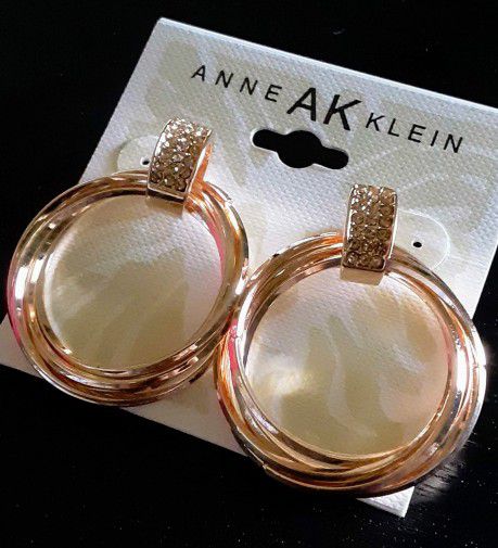 New Anne Klein rose-goldtone lightweight multi-ring hoop post earrings 