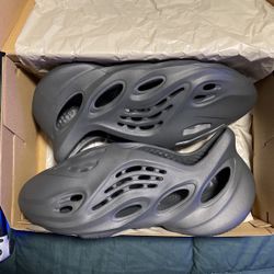 YZY FOAM RNR 