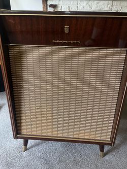 MCM SPEAKERS Vintage Grundig Stereo 5299 and Speakers