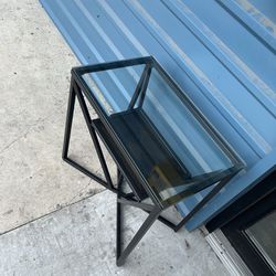 Center table and side table