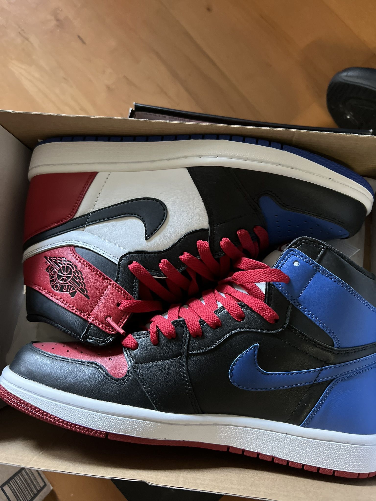 AJ 1 Top 3