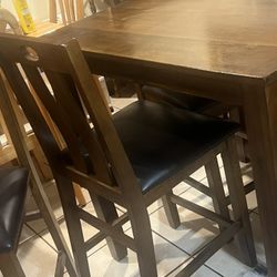  36 Inch Tall Wood Dining Table W/4 Chairs 