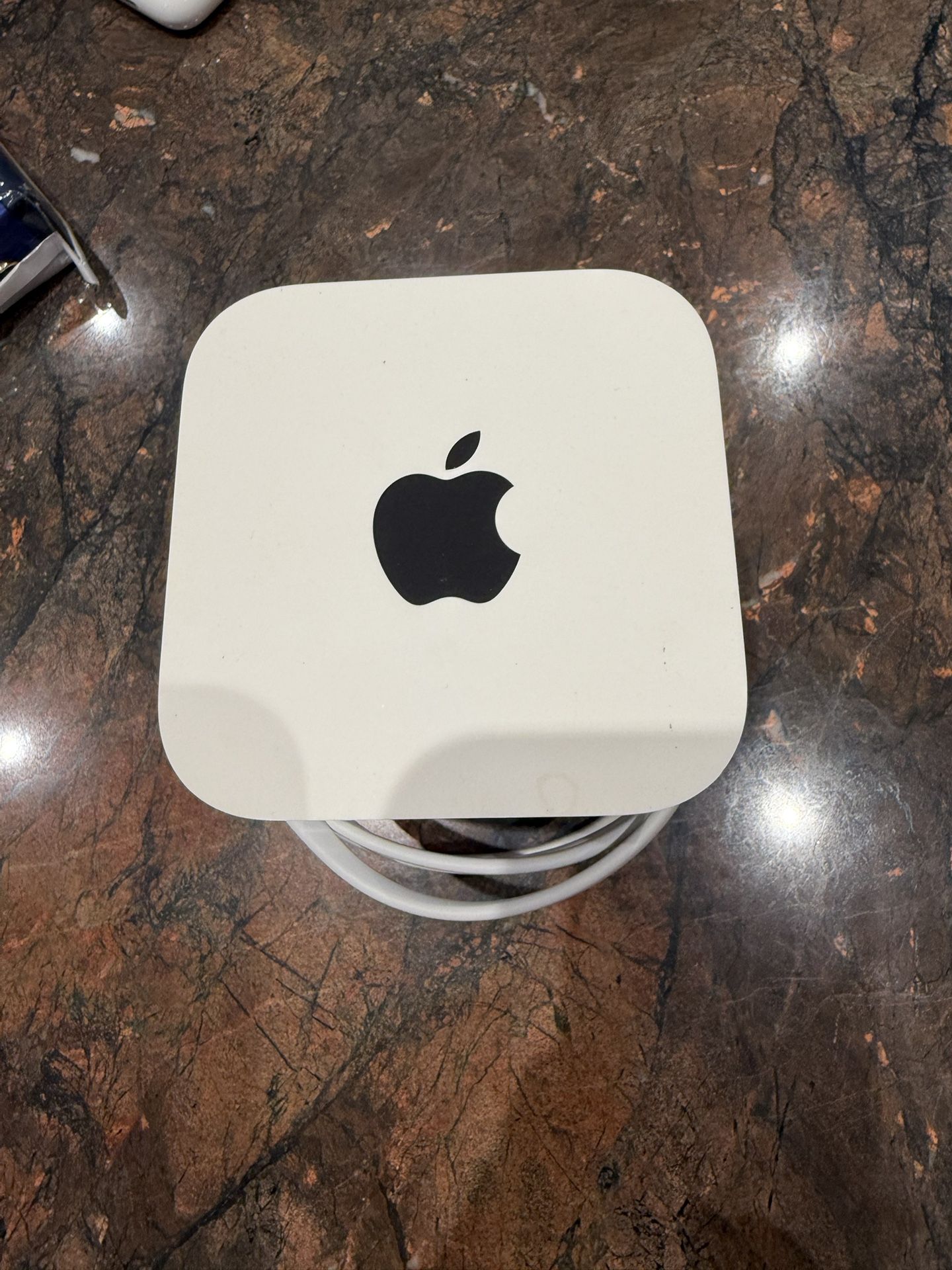 Apple AirPort Extreme Wi-Fi Router (Model A1521) β Used, Excellent Condition