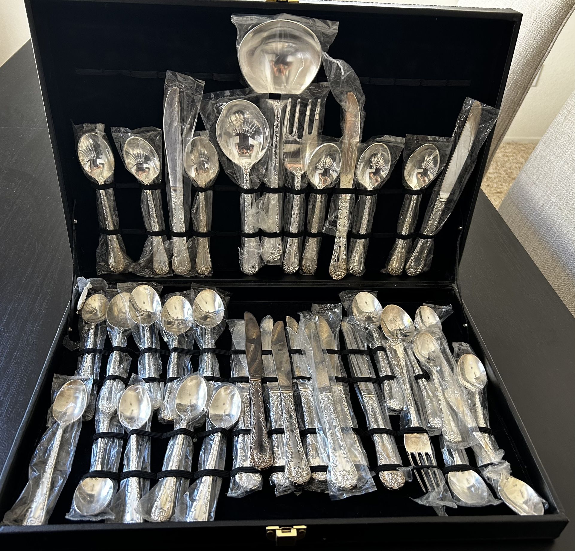 Wm. Rogers & Son Silver Plated Silverware Set in Case