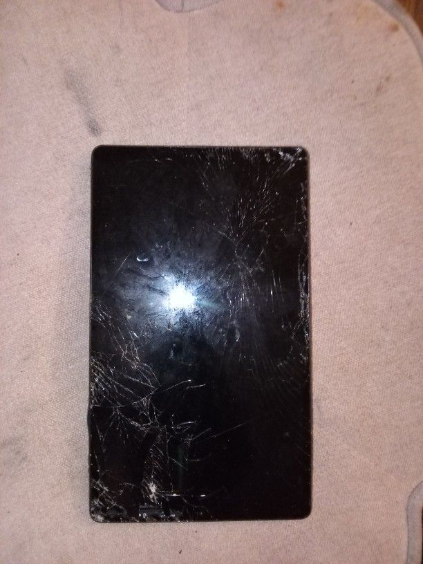 BROKEN SAMSUNG TABLET