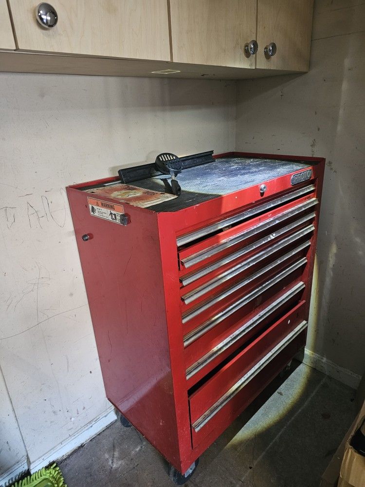 8 Drawer Mechanic Tool Chest With Tools