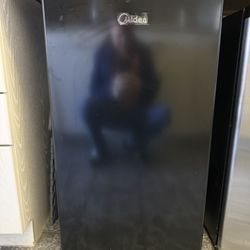 Midea 3.3 Cu. Feet Compact Refrigerator