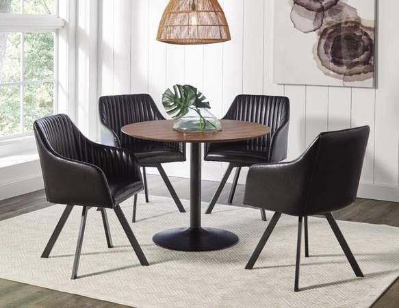 Classic Round Dining Table and Mid-Century Modern Style Chairs!