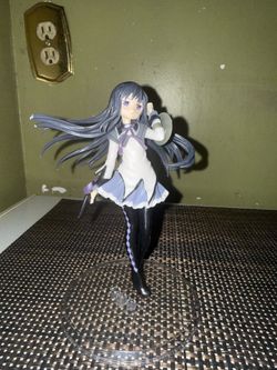 Homura Akemi figure from the anime series Puella Magi Madoka Magica.