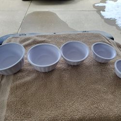Like New Melamine Nesting Bowl Set