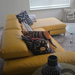 2-PIECE SECTIONAL ITALIAN LEATHER NEED IT GONE BY SATIRDAY 9/19