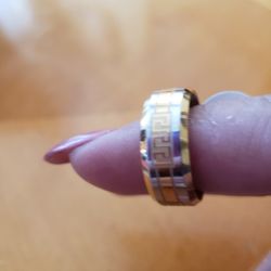 GOLD WEDDING BAND