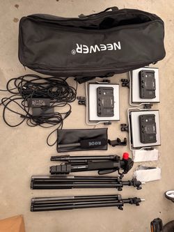 NEEWER 660 LED Video/Photography Lighting Kit – 3 Lights + Case + Stands