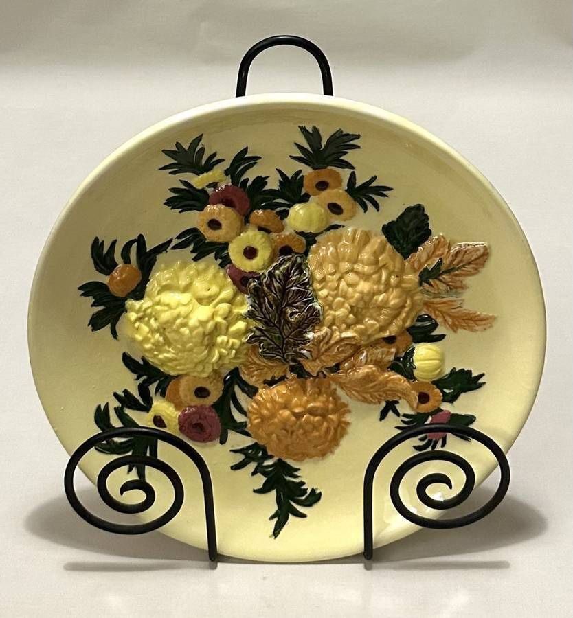 Vintage Chalkware Floral Hanging Plate Farmhouse Cottage Decorative Accent