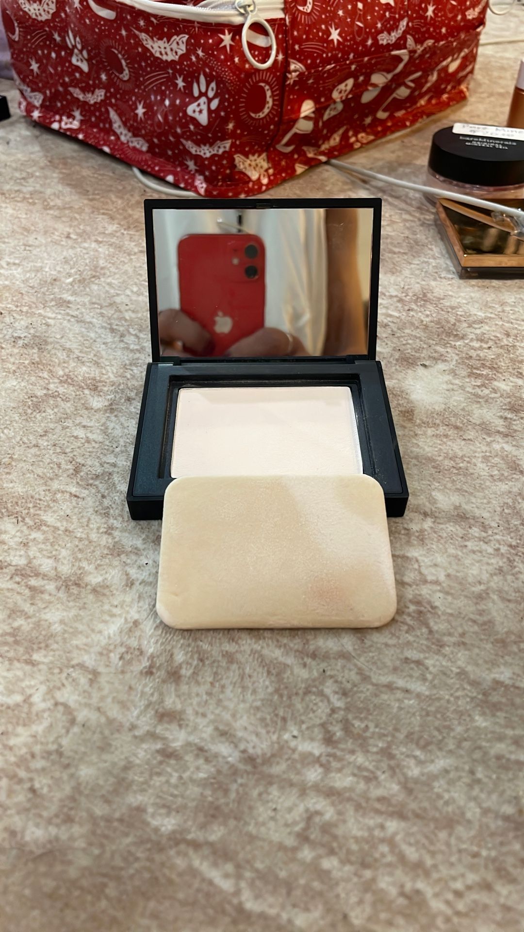 NARS SOFT VELEVT PRESS POWDER