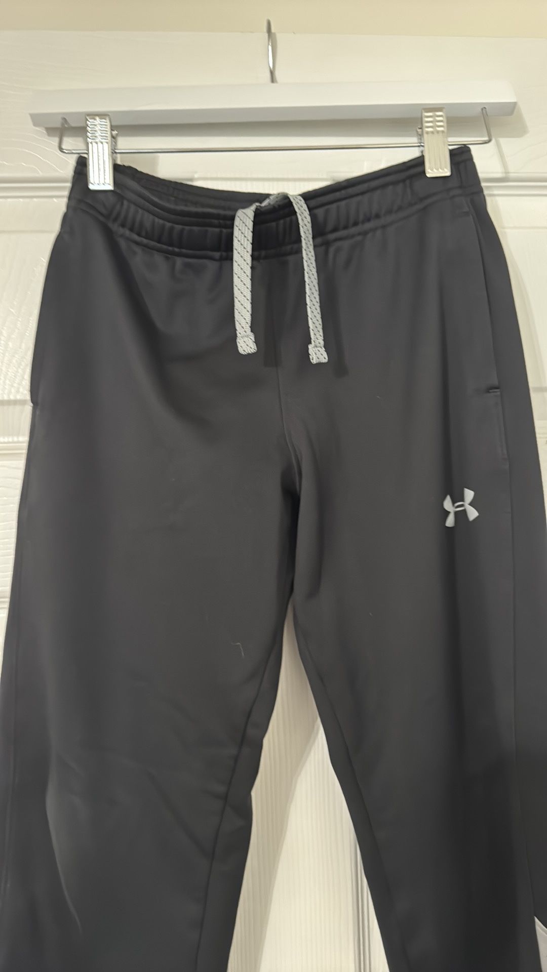Under Armour Boys Black And Gray Pants