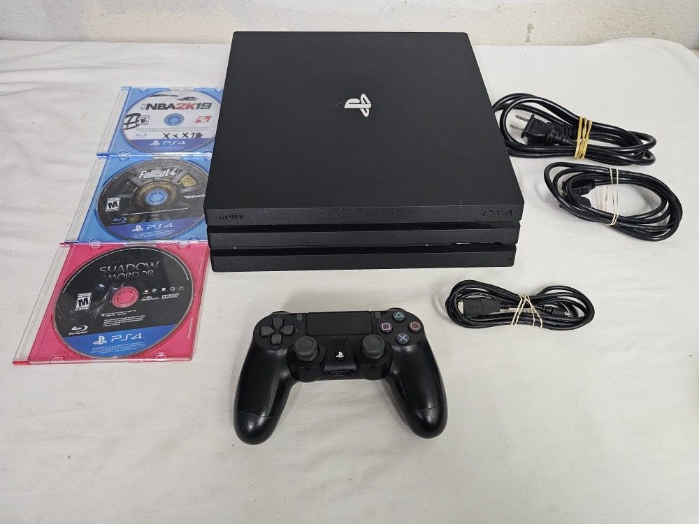 PS4 PRO 1TB w/ 1 Controller & 3 Games