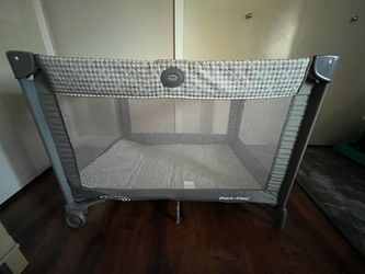 Graco pack and play with bassinet