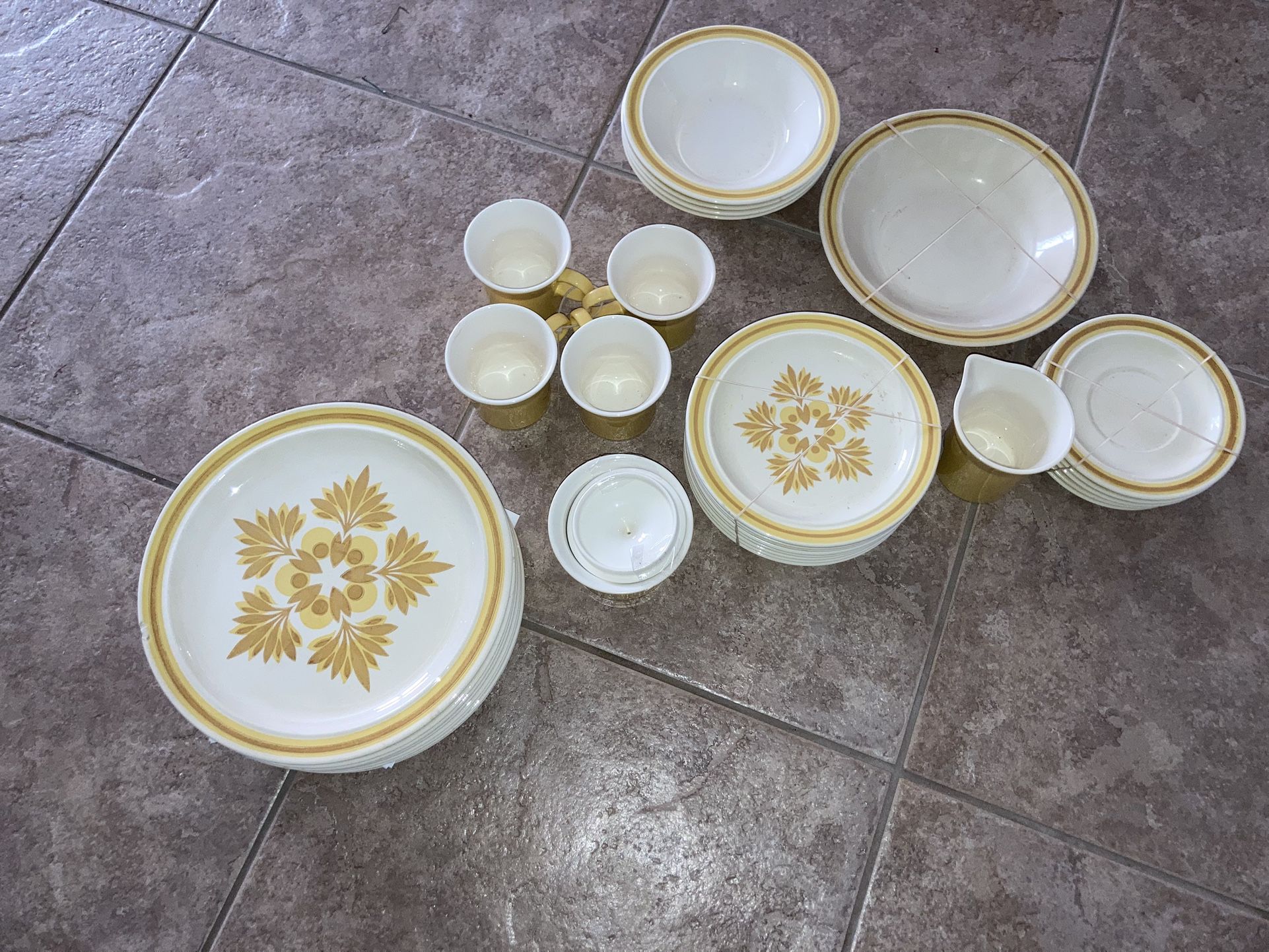 Vintage Dinner Plates Made In USA