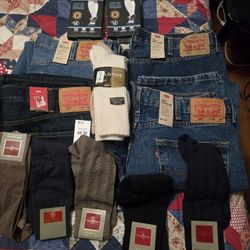 News levi jeans with tags