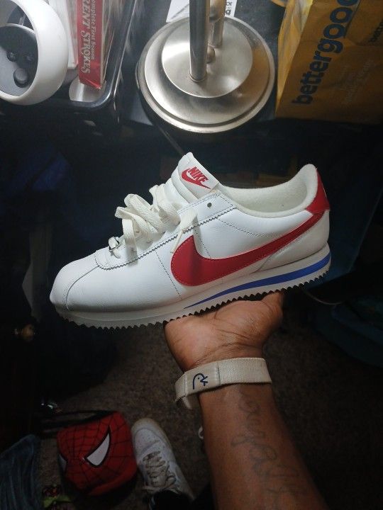 Nike Shoes ( SIZE 8) 