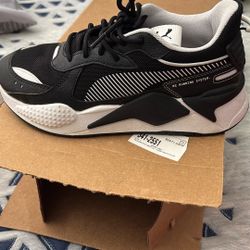 Puma Sneakers