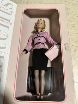 Barbie Avon Representative Doll Special Edition