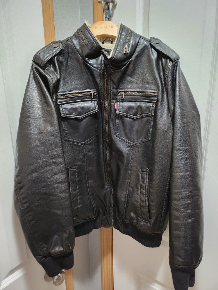 Levi's - Men’s Sherpa Lined Trucker Jacket M size
