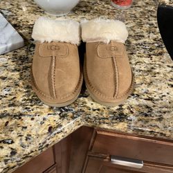 Ugg Slippers 