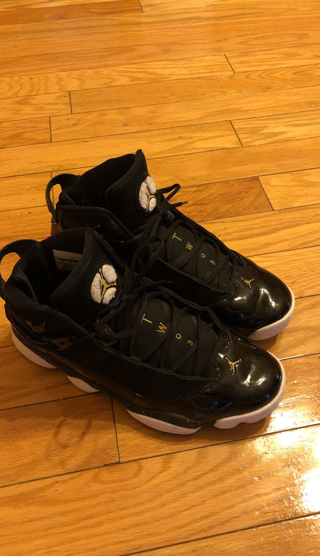 Black white and gold 6 ring Jordan’s