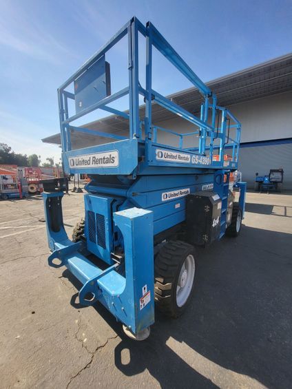 2014 GENIE SCISSOR LIFT 36 49' IC 4WD