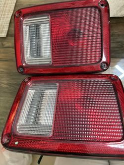 Pair of Tail Lights for 2007-2017 Jeep Wrangler/2018 JK