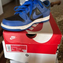 Nike Dunk Low Black Hyper Cobalt (GS) Size 4Y 