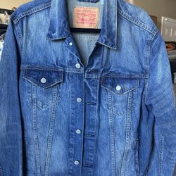 Levi’s Jacket ** Men’s -M **