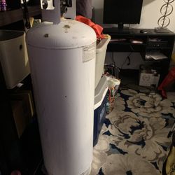 100 Pound Propane Tank