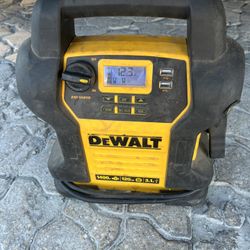 Dewalt Jump starter Air Compressor Combo