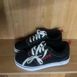 Boys Heely’s Size 8 In mens 