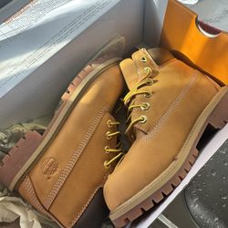 BRAND NEW TIMBERLAND BOOTS 1y $50