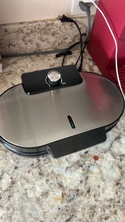 Double waffle maker