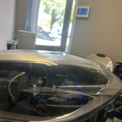 BMW X2 F39 OEM LEFT DRIVER LED HEADLIGHT HOUSING (SCUFF ON GLASS) 2018-2021