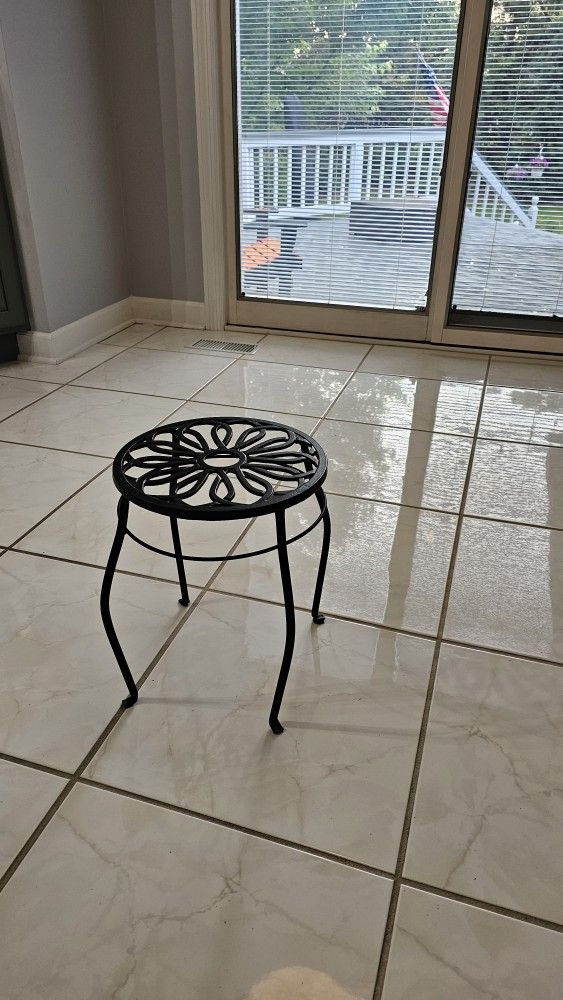 Metal Plant Stand