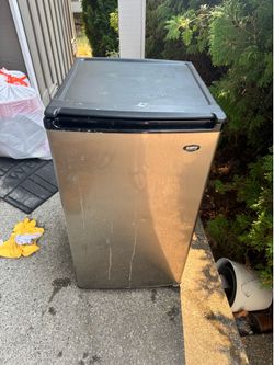 Mini fridge