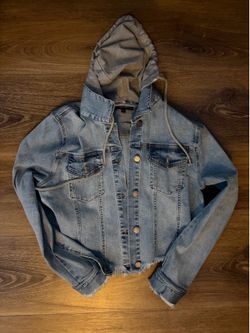 Denim cropped jacket with hood (Size Large)