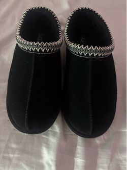 UGG’S Tasman Slippers