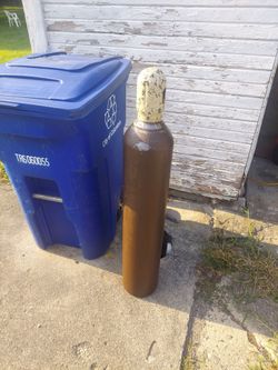 Helium tank