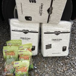 Small Animal Bedding And Snacks New