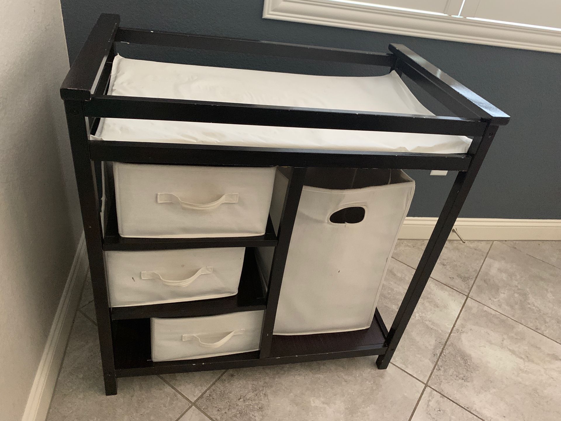 Graco infant changing table